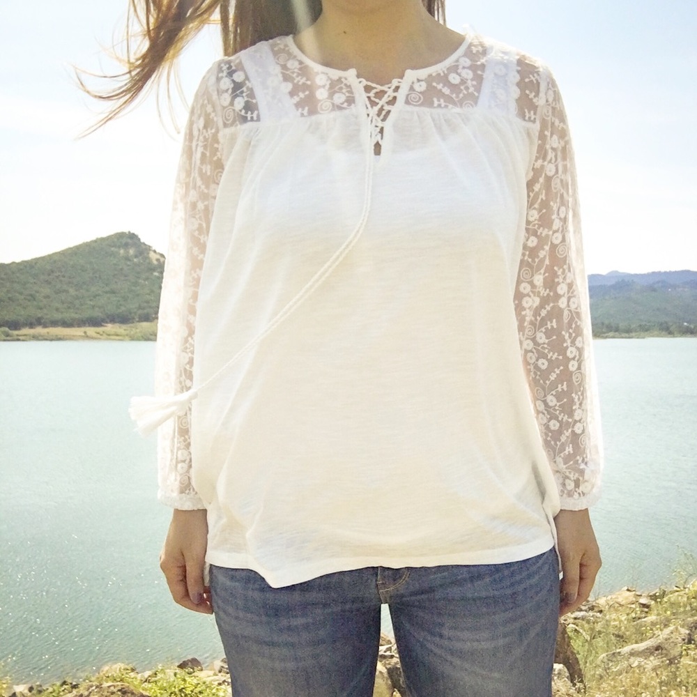 ULTRA SOFT peasant top with beautiful sleeves.